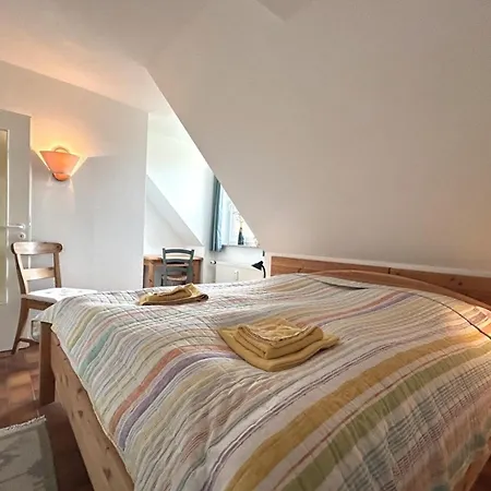 Resi Q7 Apartament *